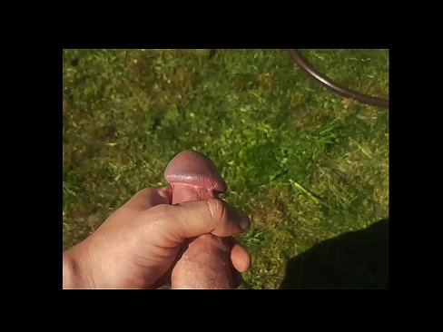 ❤️ A guapa quente recibe o seu coño rosa fodido e corre cun chorro nun xardín de verán Porno fb en % gl.courseclass.ru % ️❤